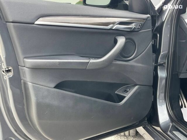 Серый БМВ X2, объемом двигателя 2 л и пробегом 130 тыс. км за 21990 $, фото 4 на Automoto.ua
