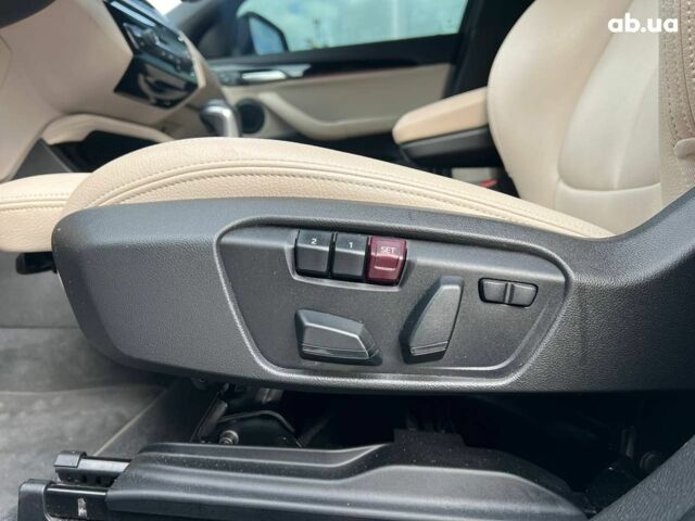 Сірий БМВ X2, об'ємом двигуна 2 л та пробігом 64 тис. км за 19640 $, фото 19 на Automoto.ua