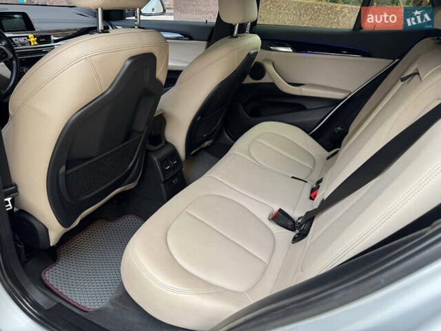 Сірий БМВ X2, об'ємом двигуна 2 л та пробігом 133 тис. км за 22700 $, фото 24 на Automoto.ua