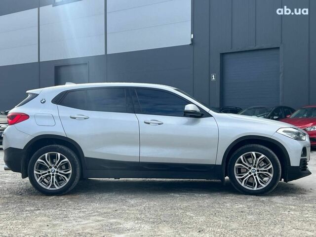 Сірий БМВ X2, об'ємом двигуна 2 л та пробігом 64 тис. км за 19640 $, фото 9 на Automoto.ua