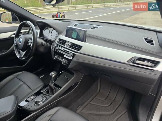 Сірий БМВ X2, об'ємом двигуна 2 л та пробігом 57 тис. км за 21499 $, фото 64 на Automoto.ua