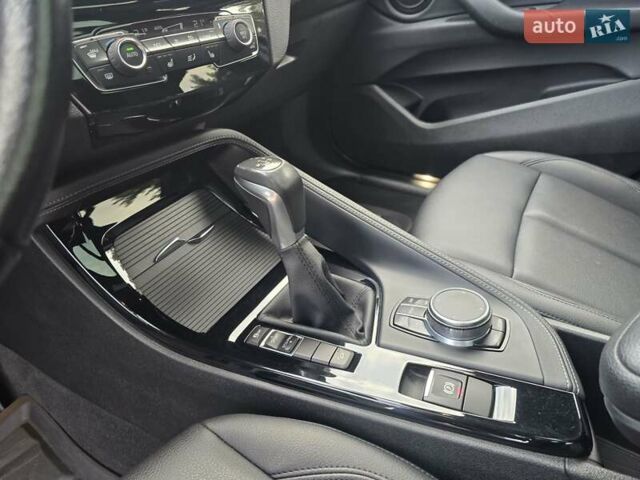 Сірий БМВ X2, об'ємом двигуна 2 л та пробігом 57 тис. км за 21499 $, фото 47 на Automoto.ua