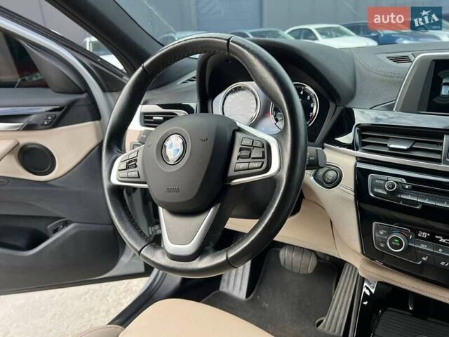 Серый БМВ X2, объемом двигателя 2 л и пробегом 64 тыс. км за 19640 $, фото 44 на Automoto.ua