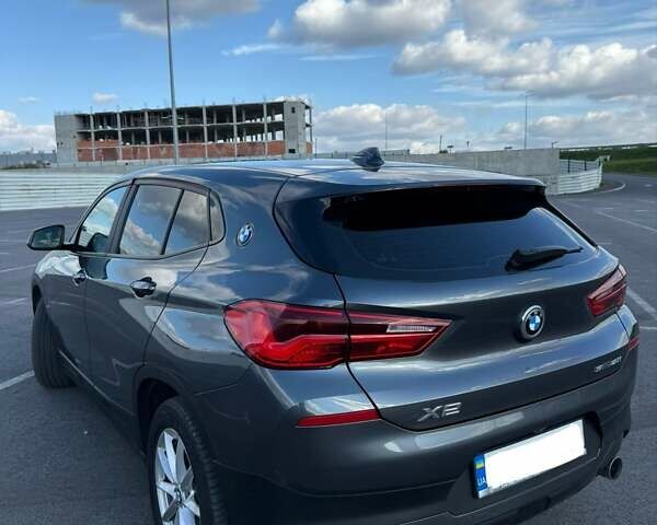 Серый БМВ X2, объемом двигателя 2 л и пробегом 99 тыс. км за 24000 $, фото 1 на Automoto.ua