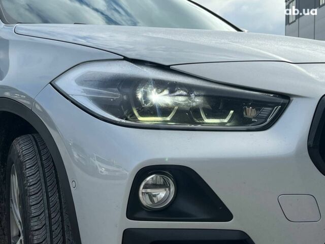 Сірий БМВ X2, об'ємом двигуна 2 л та пробігом 64 тис. км за 19640 $, фото 12 на Automoto.ua