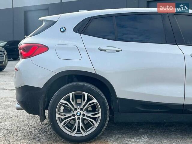 Серый БМВ X2, объемом двигателя 2 л и пробегом 64 тыс. км за 19640 $, фото 8 на Automoto.ua