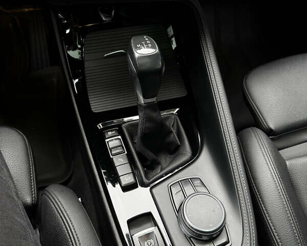 Серый БМВ X2, объемом двигателя 2 л и пробегом 114 тыс. км за 25000 $, фото 34 на Automoto.ua