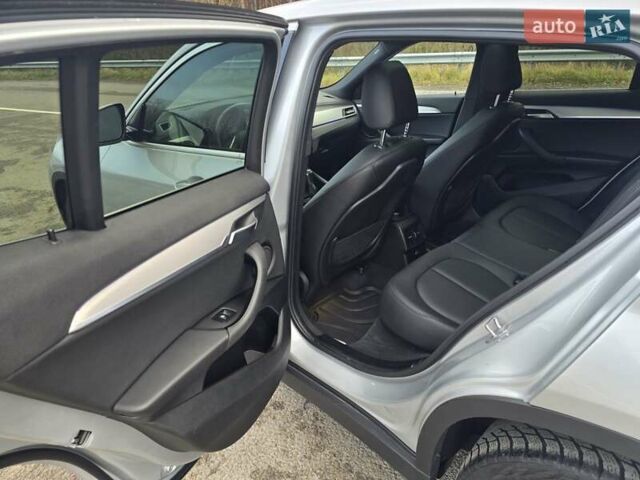 Сірий БМВ X2, об'ємом двигуна 2 л та пробігом 57 тис. км за 21499 $, фото 48 на Automoto.ua
