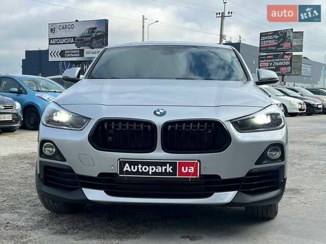Серый БМВ X2, объемом двигателя 2 л и пробегом 64 тыс. км за 19640 $, фото 1 на Automoto.ua