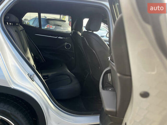 Серый БМВ X2, объемом двигателя 2 л и пробегом 87 тыс. км за 24000 $, фото 28 на Automoto.ua