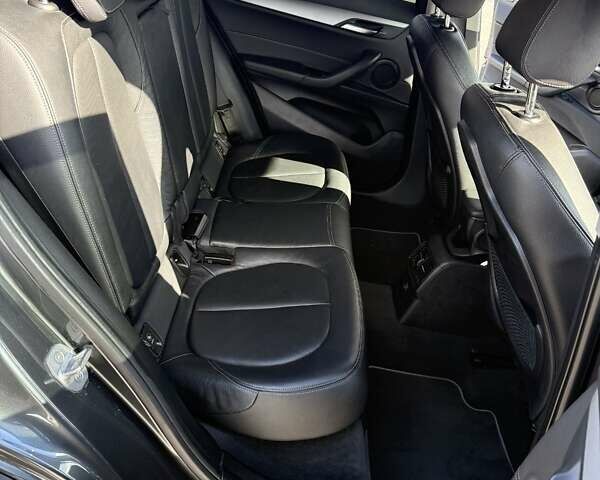 Серый БМВ X2, объемом двигателя 2 л и пробегом 99 тыс. км за 24000 $, фото 10 на Automoto.ua