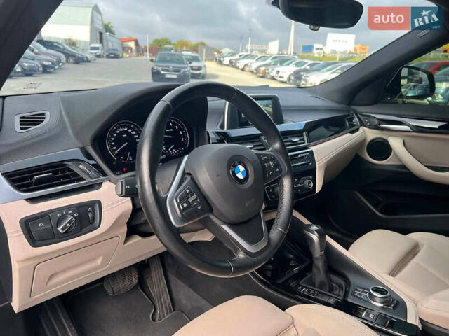 Серый БМВ X2, объемом двигателя 2 л и пробегом 64 тыс. км за 19640 $, фото 17 на Automoto.ua