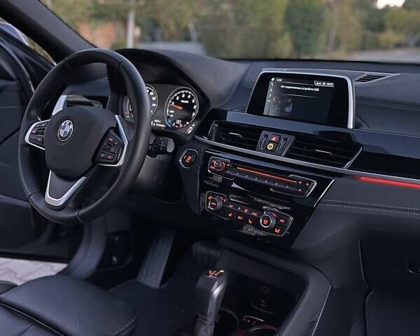 Серый БМВ X2, объемом двигателя 2 л и пробегом 34 тыс. км за 21900 $, фото 17 на Automoto.ua