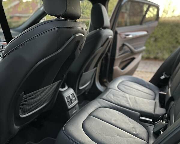Серый БМВ X2, объемом двигателя 2 л и пробегом 34 тыс. км за 21900 $, фото 25 на Automoto.ua