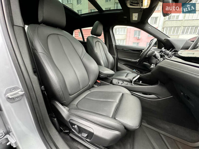 Серый БМВ X2, объемом двигателя 2 л и пробегом 81 тыс. км за 22900 $, фото 66 на Automoto.ua