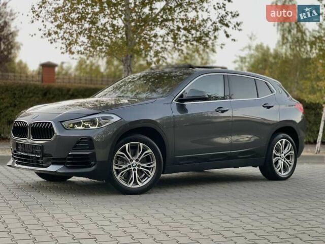 Серый БМВ X2, объемом двигателя 2 л и пробегом 34 тыс. км за 21900 $, фото 1 на Automoto.ua