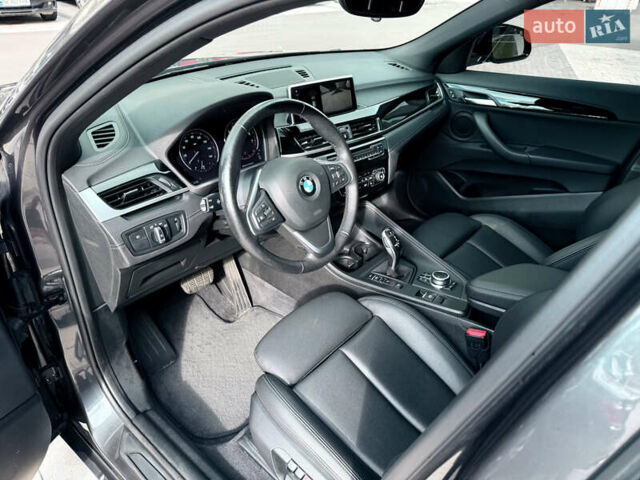 Серый БМВ X2, объемом двигателя 2 л и пробегом 89 тыс. км за 25500 $, фото 26 на Automoto.ua