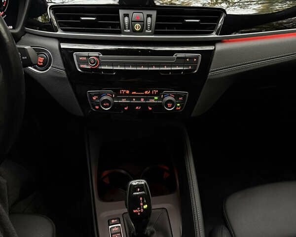 Серый БМВ X2, объемом двигателя 2 л и пробегом 89 тыс. км за 25500 $, фото 28 на Automoto.ua