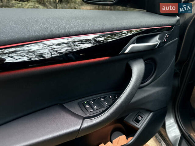 Серый БМВ X2, объемом двигателя 2 л и пробегом 89 тыс. км за 25500 $, фото 31 на Automoto.ua
