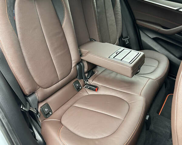 Сірий БМВ X2, об'ємом двигуна 2 л та пробігом 117 тис. км за 36595 $, фото 57 на Automoto.ua
