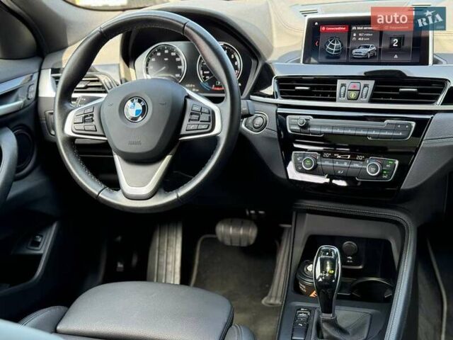 Серый БМВ X2, объемом двигателя 2 л и пробегом 27 тыс. км за 26500 $, фото 1 на Automoto.ua