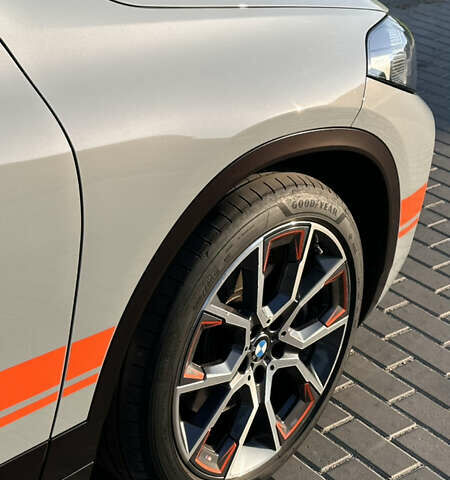 Сірий БМВ X2, об'ємом двигуна 2 л та пробігом 117 тис. км за 36595 $, фото 29 на Automoto.ua