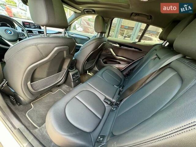 Сірий БМВ X2, об'ємом двигуна 2 л та пробігом 27 тис. км за 26999 $, фото 4 на Automoto.ua