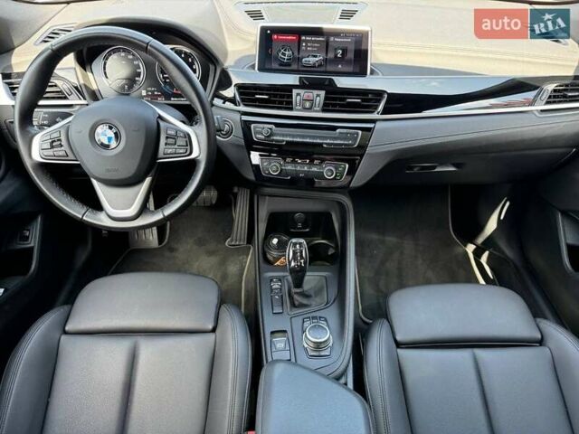 Серый БМВ X2, объемом двигателя 2 л и пробегом 27 тыс. км за 26500 $, фото 3 на Automoto.ua