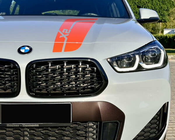 Серый БМВ X2, объемом двигателя 2 л и пробегом 117 тыс. км за 36500 $, фото 2 на Automoto.ua