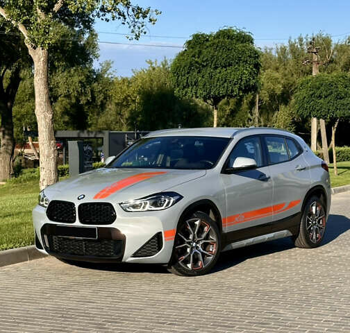Серый БМВ X2, объемом двигателя 2 л и пробегом 117 тыс. км за 36500 $, фото 10 на Automoto.ua
