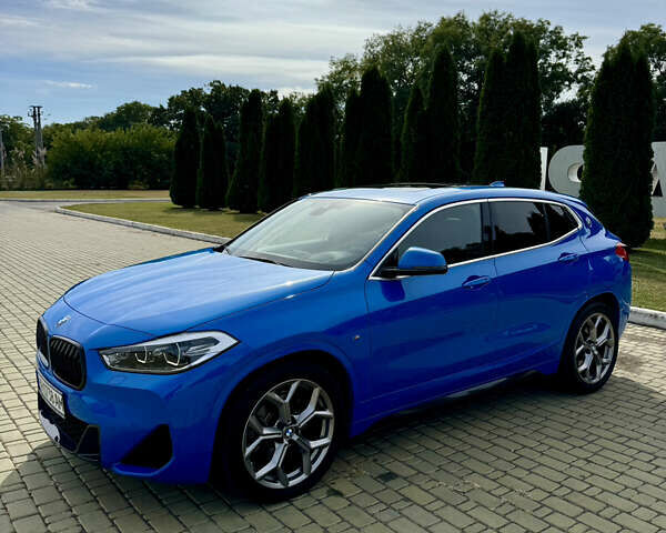 Синий БМВ X2, объемом двигателя 2 л и пробегом 120 тыс. км за 26800 $, фото 1 на Automoto.ua