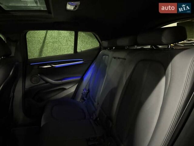 Синий БМВ X2, объемом двигателя 2 л и пробегом 59 тыс. км за 21500 $, фото 50 на Automoto.ua