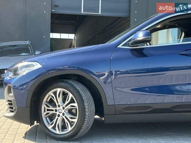 Синий БМВ X2, объемом двигателя 2 л и пробегом 133 тыс. км за 20290 $, фото 7 на Automoto.ua