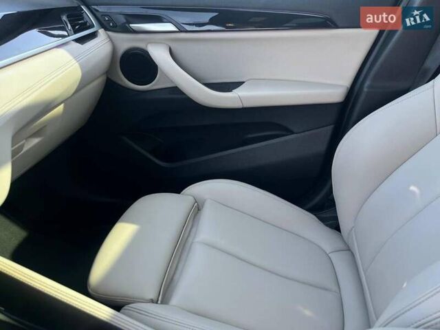 Синий БМВ X2, объемом двигателя 2 л и пробегом 133 тыс. км за 20290 $, фото 30 на Automoto.ua