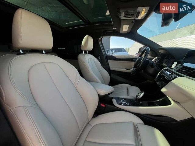 Синий БМВ X2, объемом двигателя 2 л и пробегом 133 тыс. км за 20290 $, фото 16 на Automoto.ua