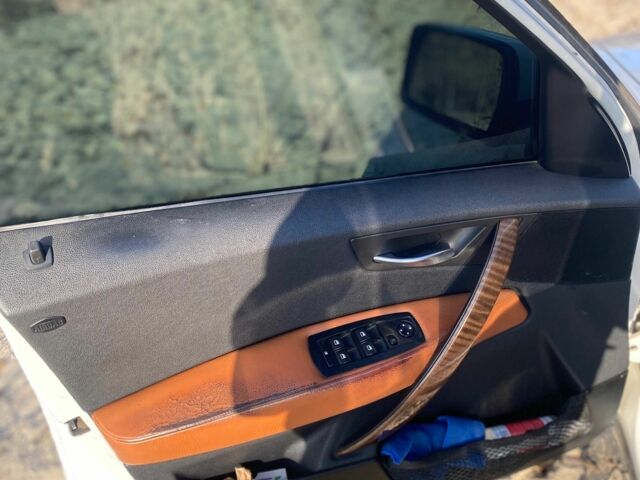 Белый БМВ Х3, объемом двигателя 3 л и пробегом 270 тыс. км за 8000 $, фото 7 на Automoto.ua