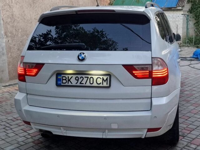 Белый БМВ Х3, объемом двигателя 2 л и пробегом 297 тыс. км за 11300 $, фото 2 на Automoto.ua