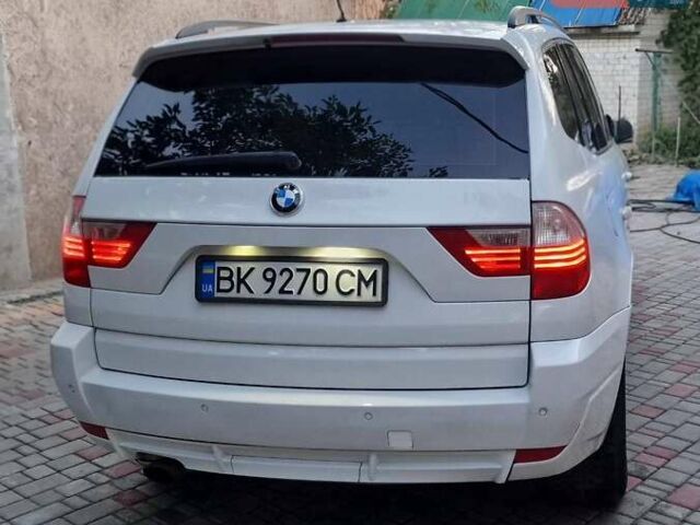 Белый БМВ Х3, объемом двигателя 2 л и пробегом 297 тыс. км за 11300 $, фото 2 на Automoto.ua