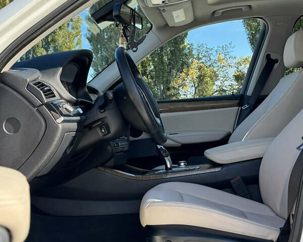 БМВ Х3 2011 у Києві на Automoto.ua Білий БМВ Х3, об'ємом двигуна 3 л та пробігом 119 тис. км за 15500 $, фото 10 на Automoto.ua