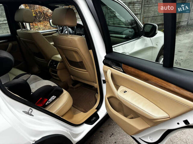 Белый БМВ Х3, объемом двигателя 3 л и пробегом 140 тыс. км за 13500 $, фото 8 на Automoto.ua