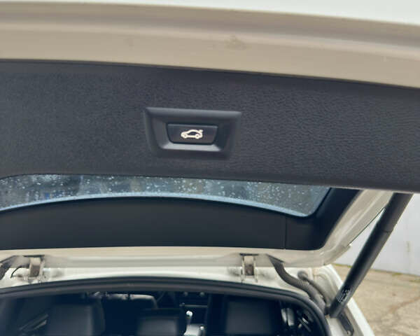 Білий БМВ Х3, об'ємом двигуна 2 л та пробігом 205 тис. км за 17500 $, фото 37 на Automoto.ua