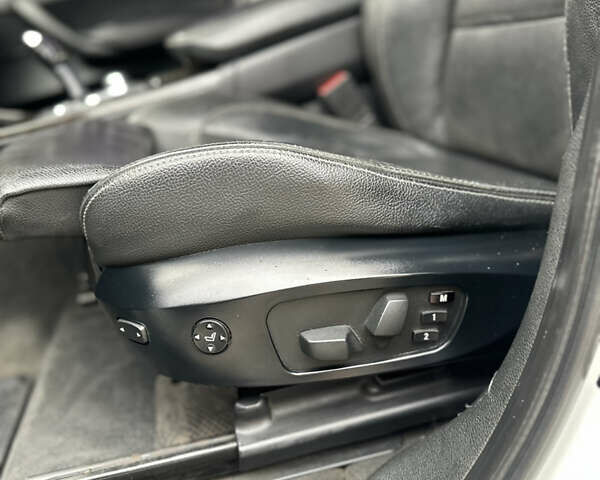 Білий БМВ Х3, об'ємом двигуна 2 л та пробігом 205 тис. км за 17500 $, фото 54 на Automoto.ua