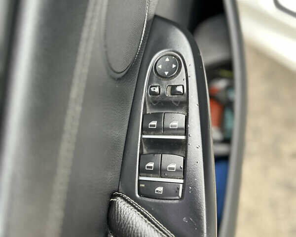 Білий БМВ Х3, об'ємом двигуна 2 л та пробігом 205 тис. км за 17500 $, фото 55 на Automoto.ua