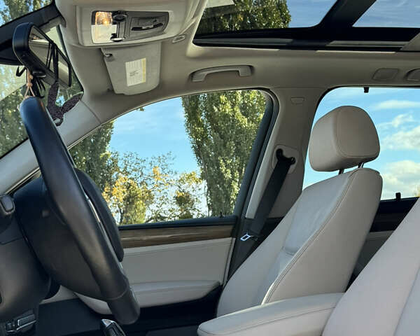 БМВ Х3 2011 у Києві на Automoto.ua Білий БМВ Х3, об'ємом двигуна 3 л та пробігом 119 тис. км за 15500 $, фото 11 на Automoto.ua