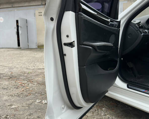 Білий БМВ Х3, об'ємом двигуна 2 л та пробігом 205 тис. км за 17500 $, фото 24 на Automoto.ua