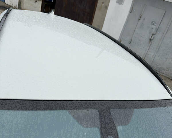 Білий БМВ Х3, об'ємом двигуна 2 л та пробігом 205 тис. км за 17500 $, фото 16 на Automoto.ua