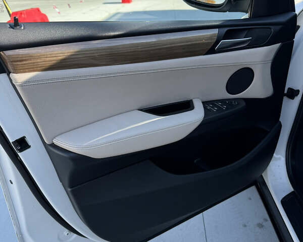 БМВ Х3 2011 у Києві на Automoto.ua Білий БМВ Х3, об'ємом двигуна 3 л та пробігом 119 тис. км за 15500 $, фото 16 на Automoto.ua