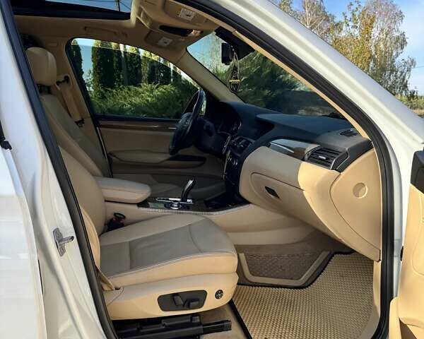 Белый БМВ Х3, объемом двигателя 2 л и пробегом 275 тыс. км за 12500 $, фото 26 на Automoto.ua