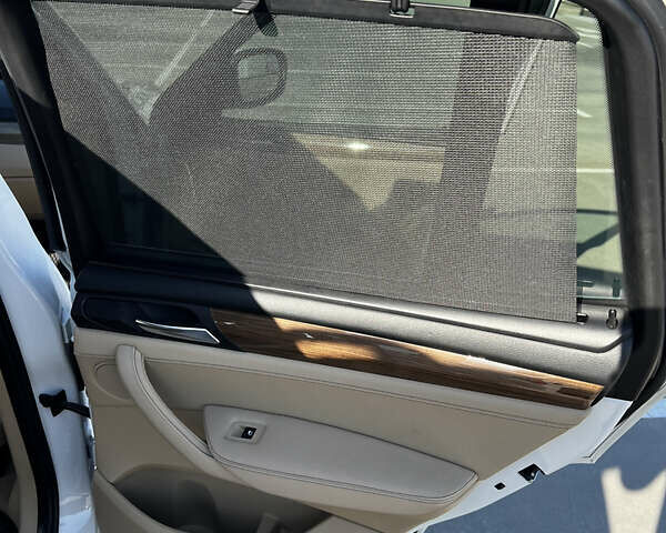 Белый БМВ Х3, объемом двигателя 3 л и пробегом 188 тыс. км за 13200 $, фото 29 на Automoto.ua