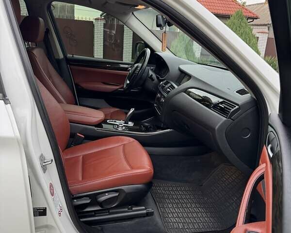 Белый БМВ Х3, объемом двигателя 2 л и пробегом 111 тыс. км за 15400 $, фото 7 на Automoto.ua